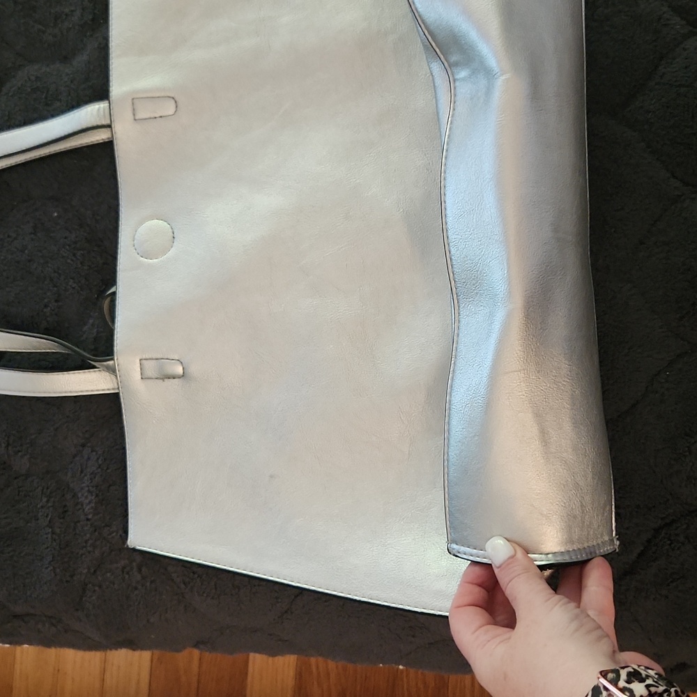 SILVER TOTE - Picture 2 of 6